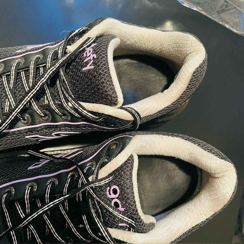 Women's Black and Lilac Walking Sneakers